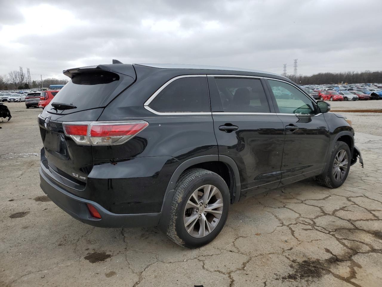 2015 Toyota Highlander - Image 3