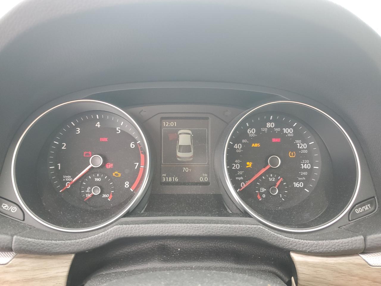 2018 Volkswagen Passat - Image 9