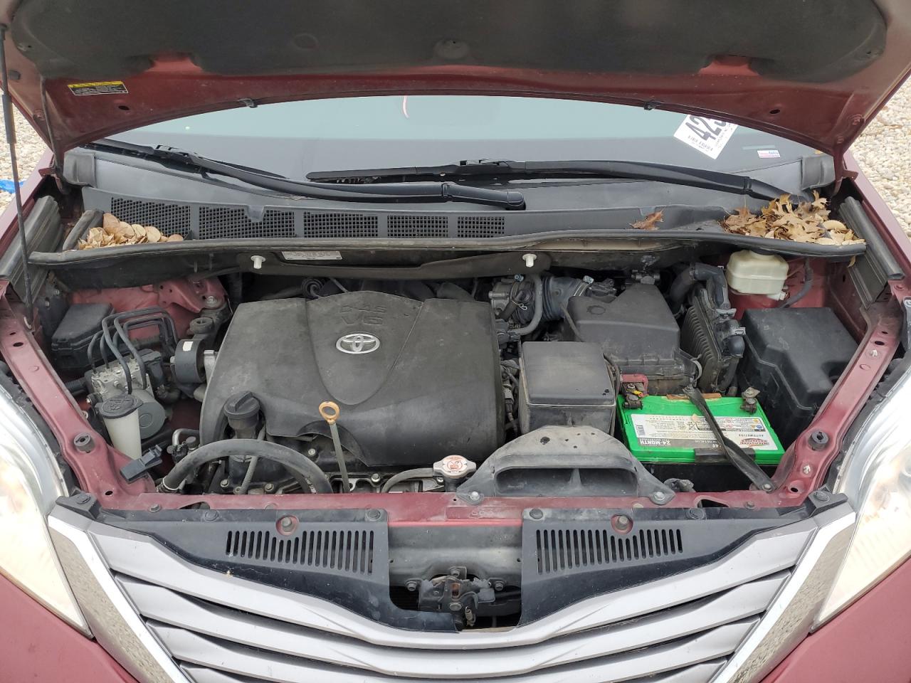 2017 Toyota Sienna - Image 13