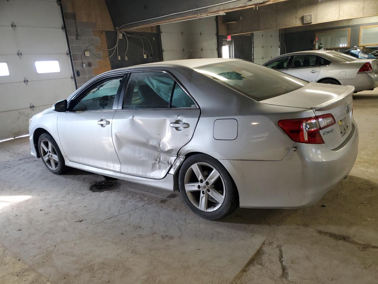 2014 Toyota Camry - Image 2