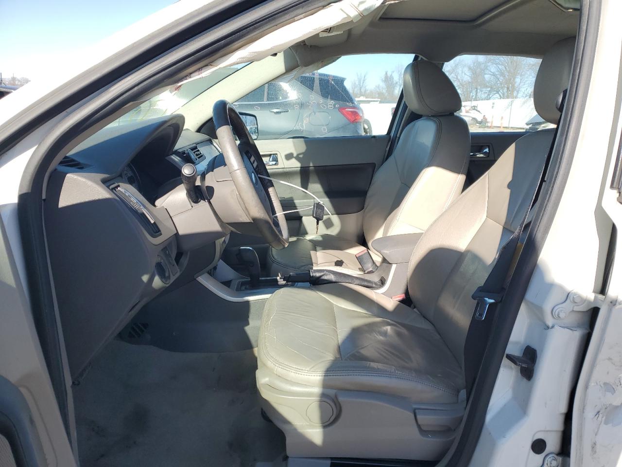 2010 Ford Focus - Image 7
