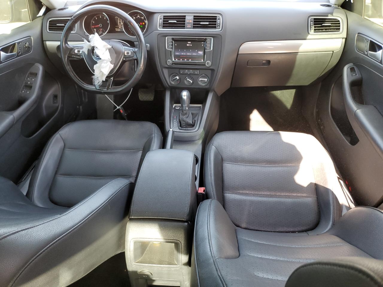 2017 Volkswagen Jetta - Image 8