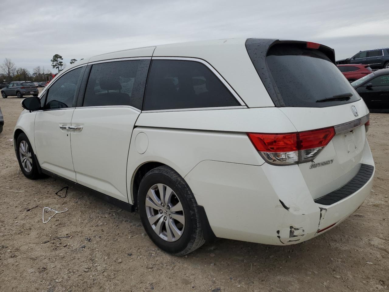 2016 Honda Odyssey - Image 2