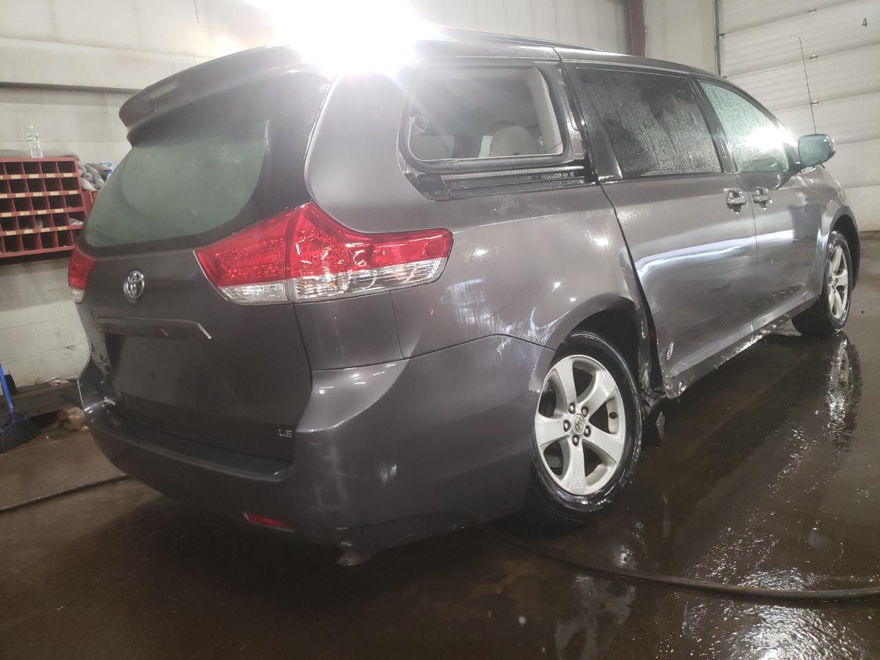 2012 Toyota Sienna - Image 3