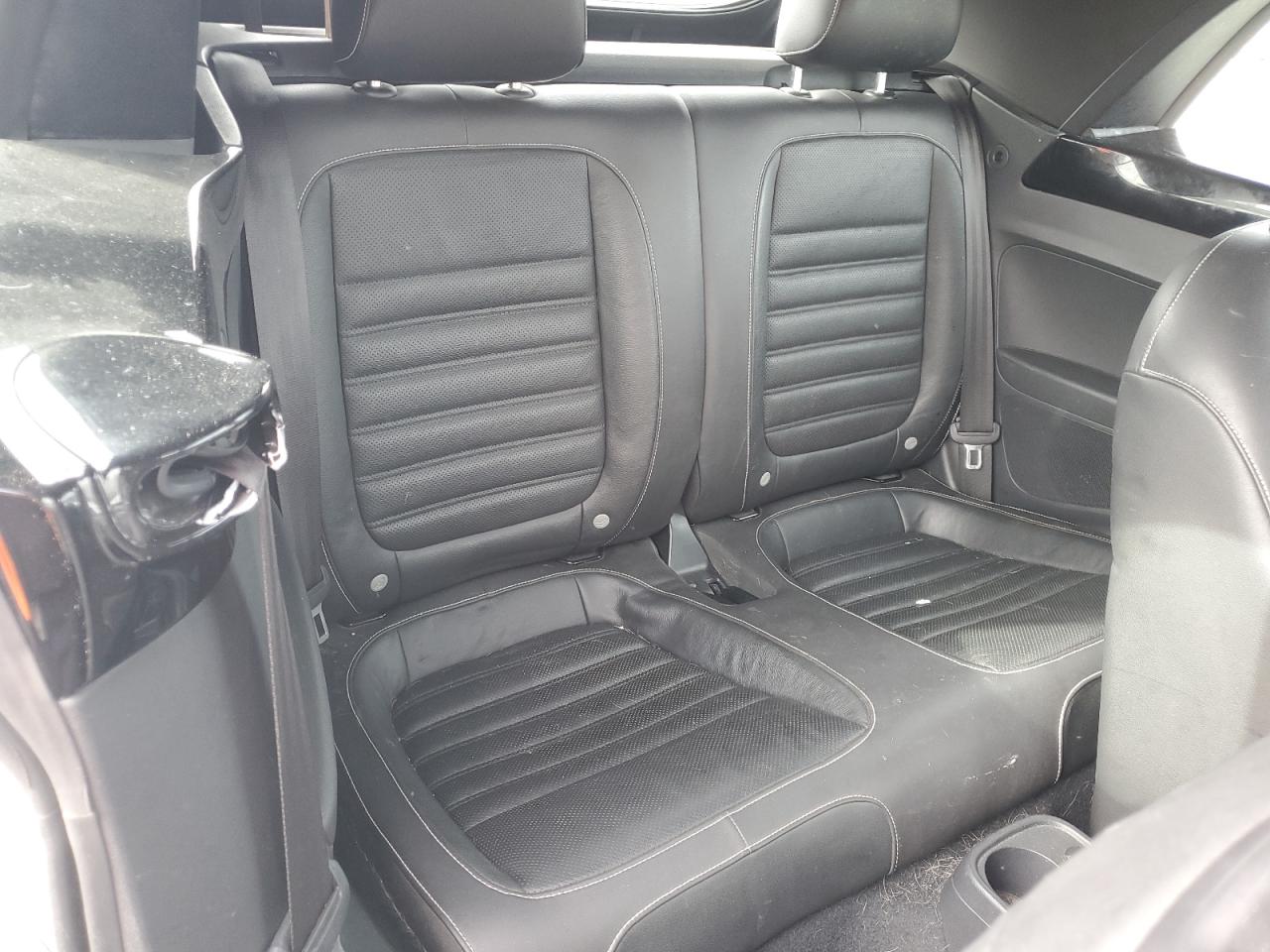 2014 Volkswagen Beetle - Image 10