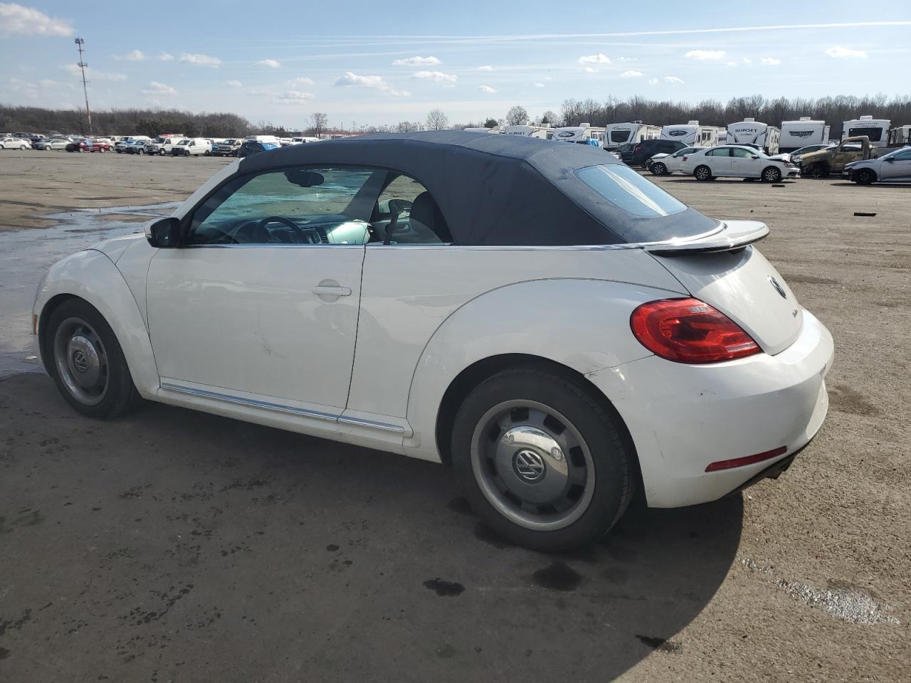2016 Volkswagen Beetle - Image 2