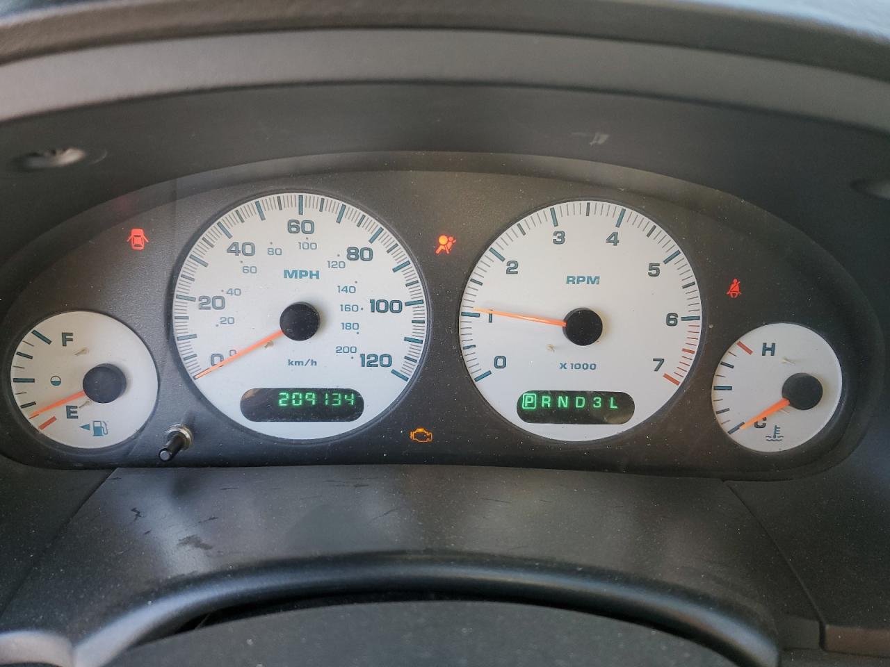 2004 Chrysler Town & Country - Image 9