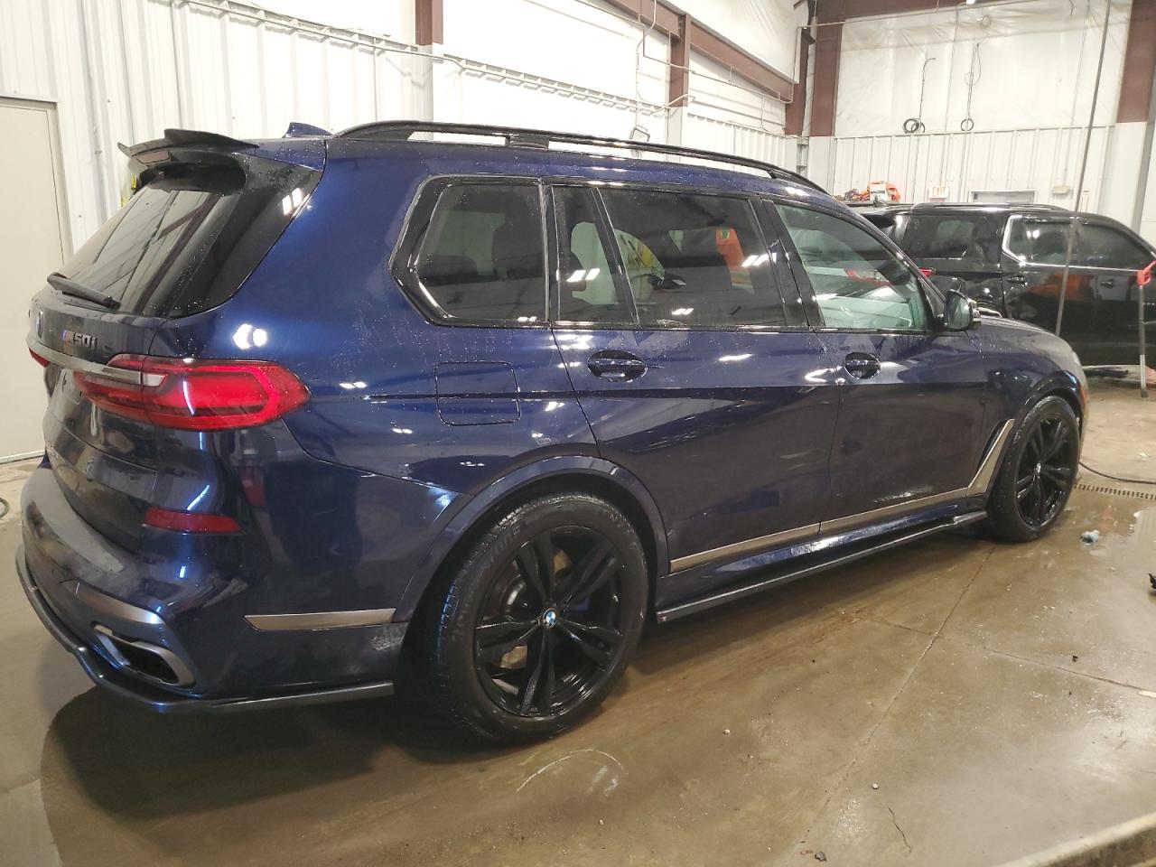 2020 BMW X7 - Image 3