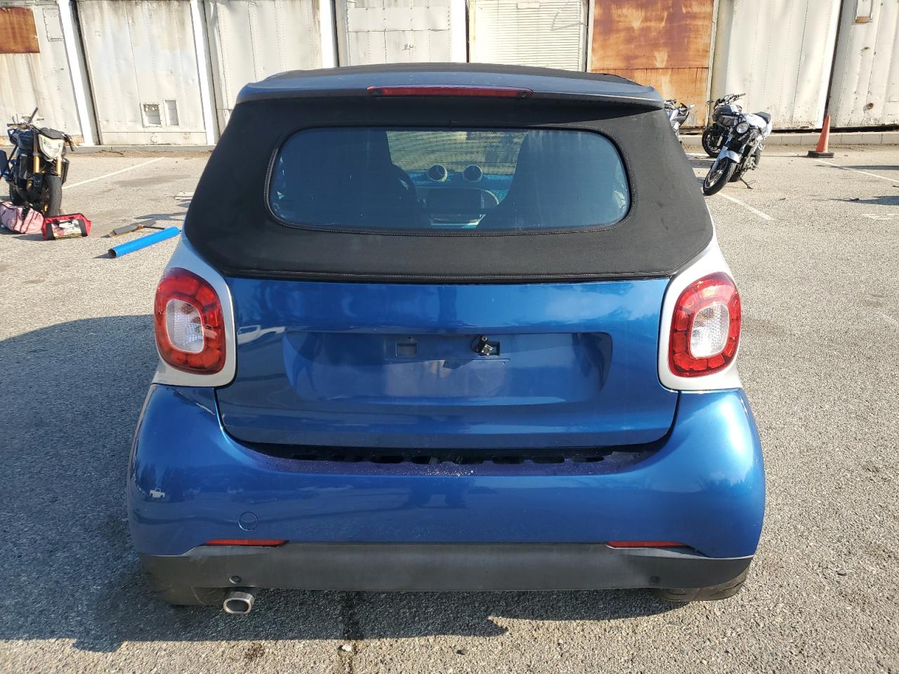2017 Smart Fortwo - Image 6