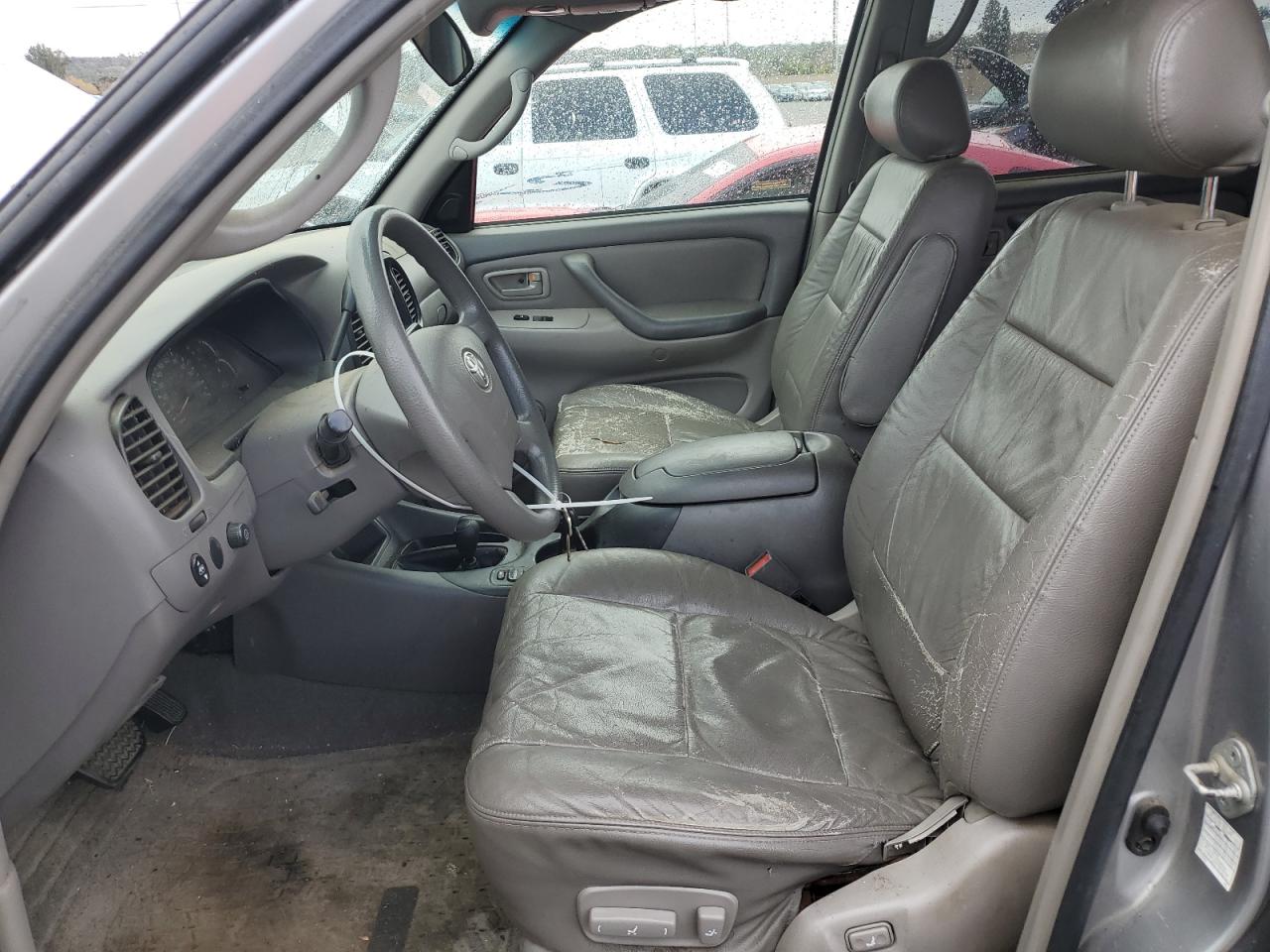 2003 Toyota Sequoia - Image 7