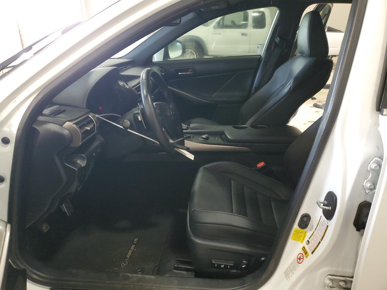 2015 Lexus IS - Image 7