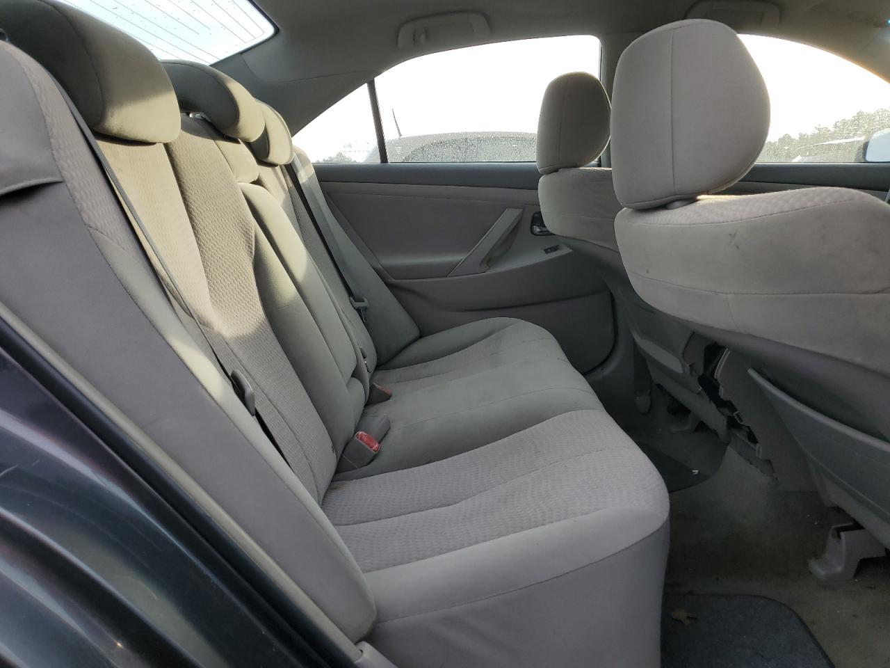 2011 Toyota Camry - Image 10