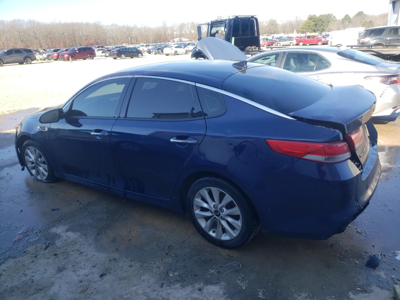 VIN 5XXGU4L35HG162717 2017 KIA OPTIMA no.2