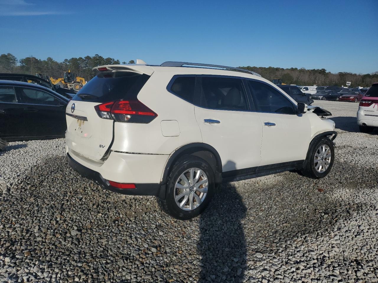2017 Nissan Rogue - Image 3