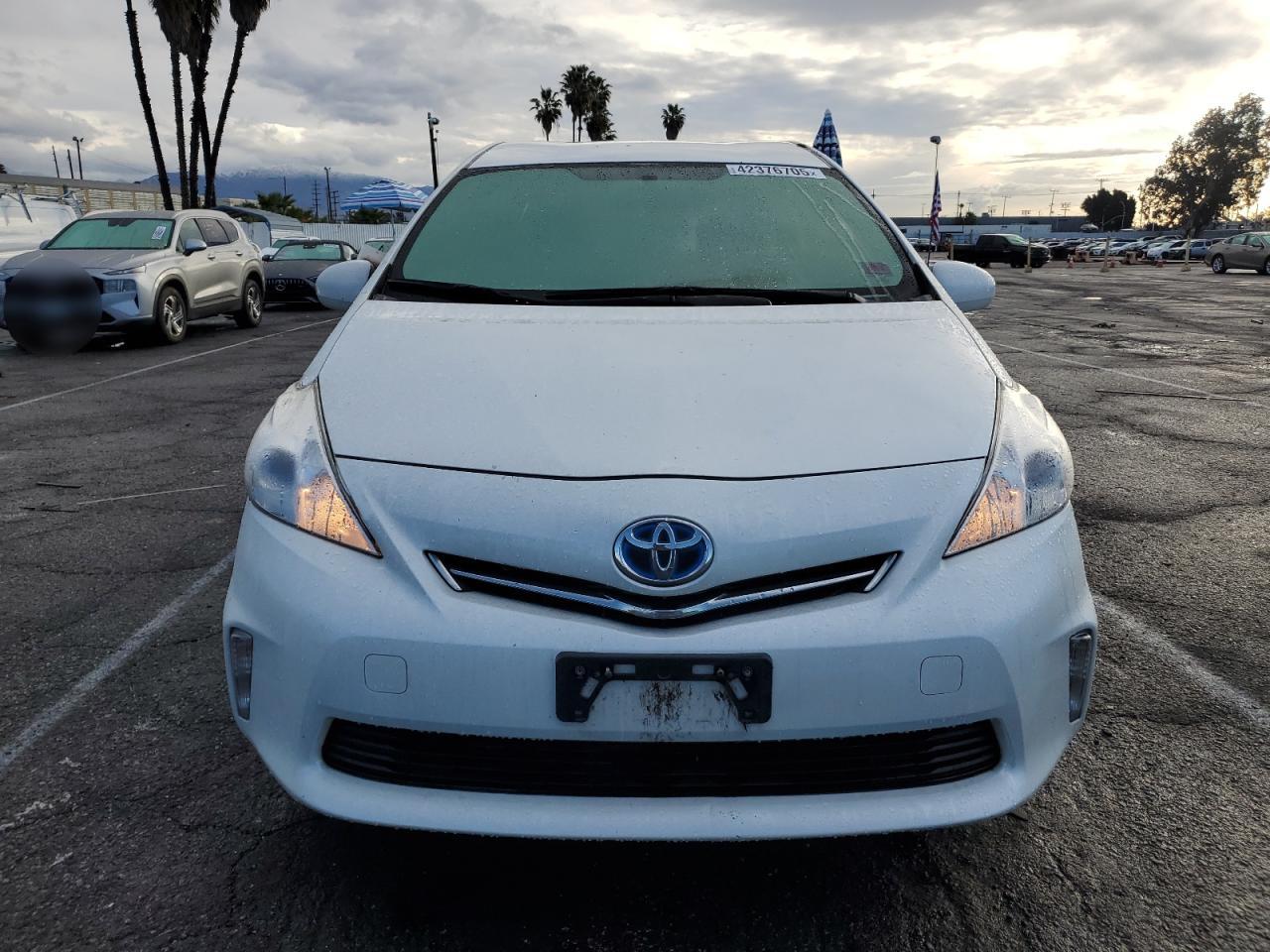2014 Toyota Prius - Image 5