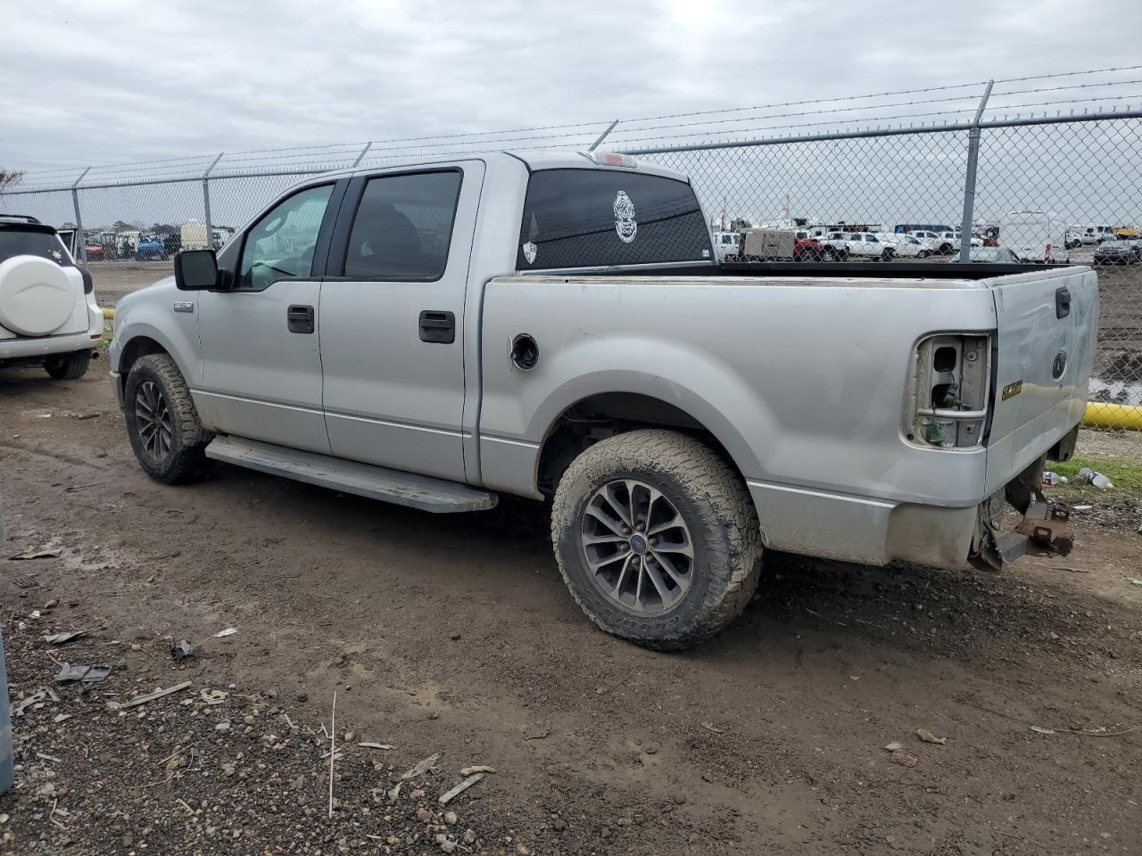 2006 Ford F-150 - Image 2