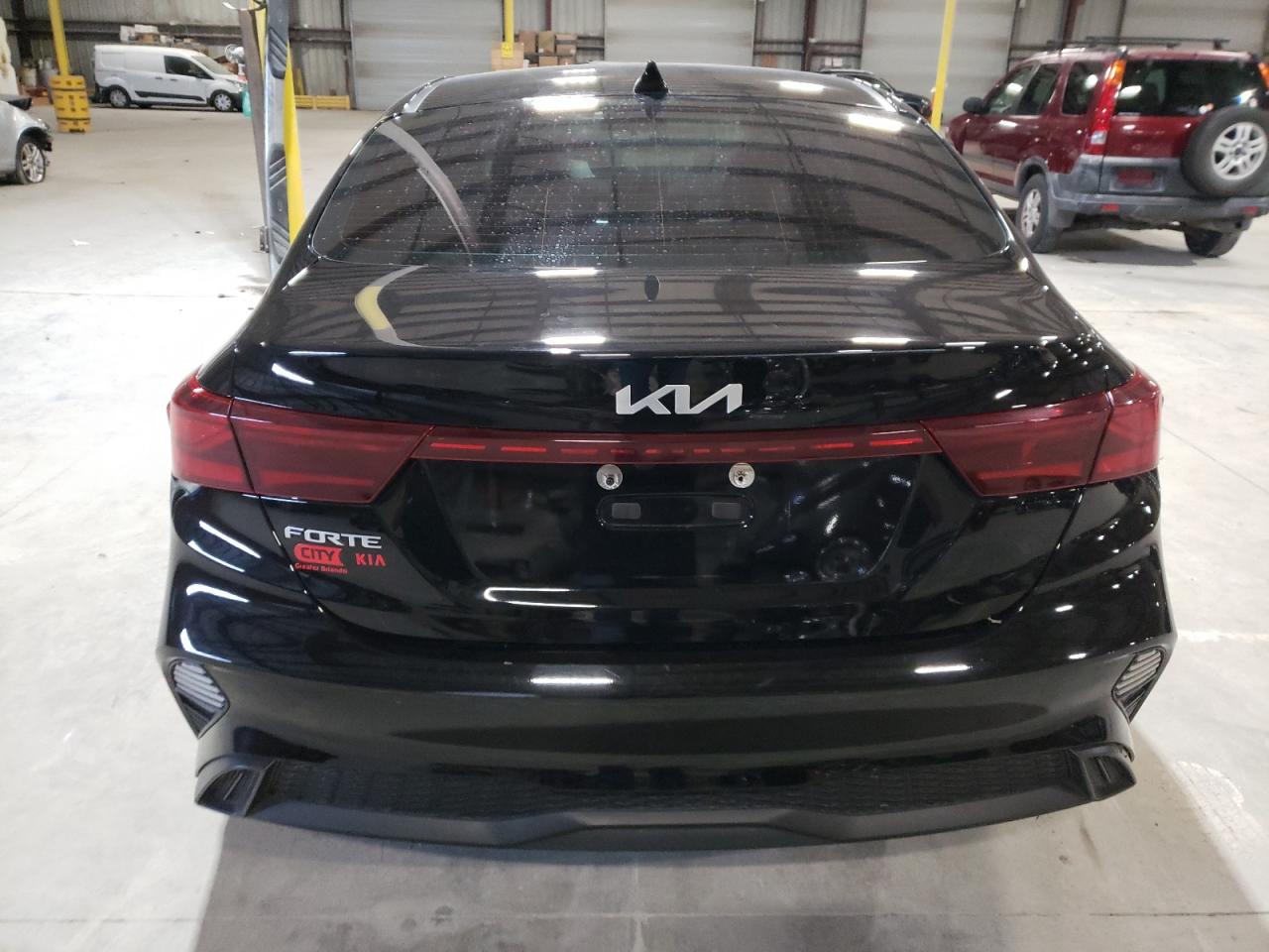 2022 Kia Forte - Image 6