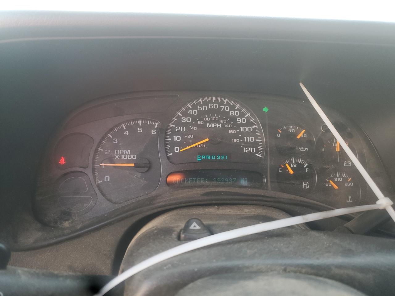 2005 Chevrolet Silverado - Image 9