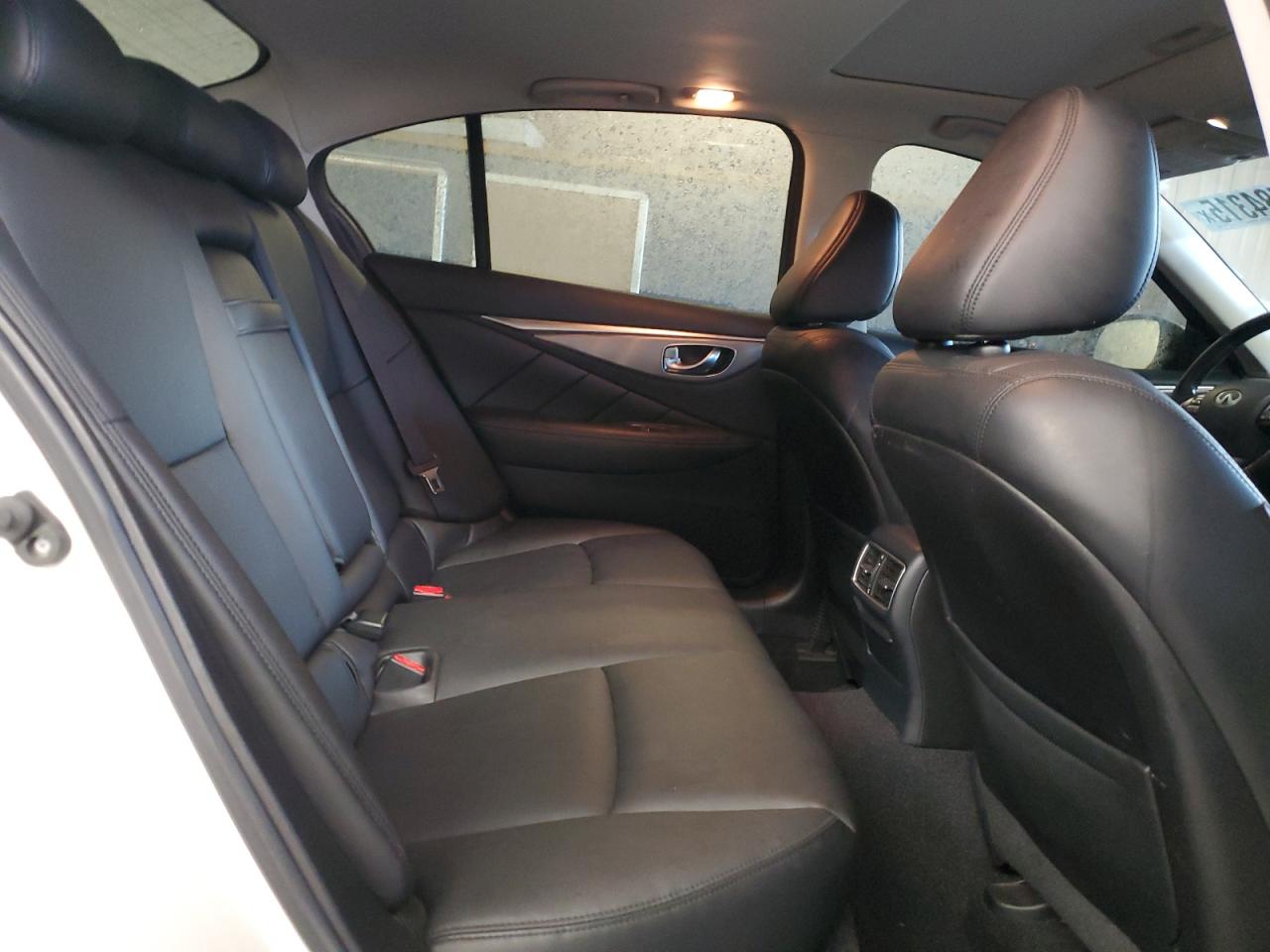 2016 Infiniti Q50 - Image 10