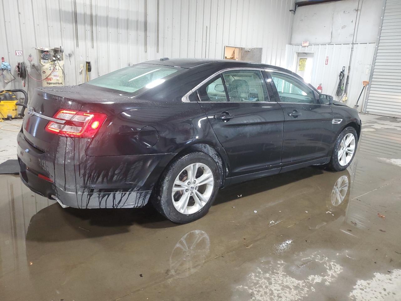 2016 Ford Taurus - Image 3