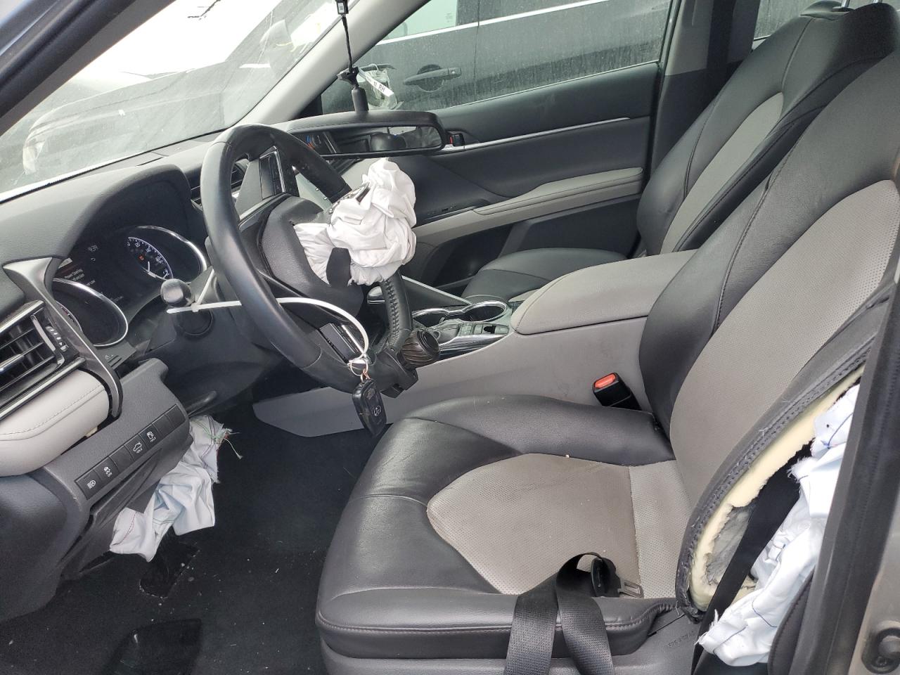 2020 Toyota Camry - Image 7