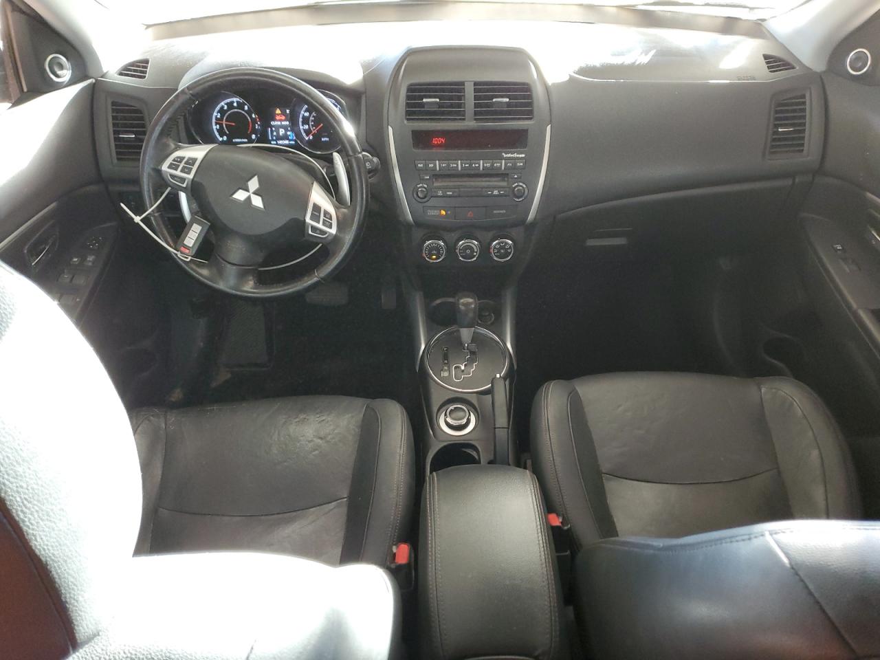 2012 Mitsubishi Outlander - Image 8