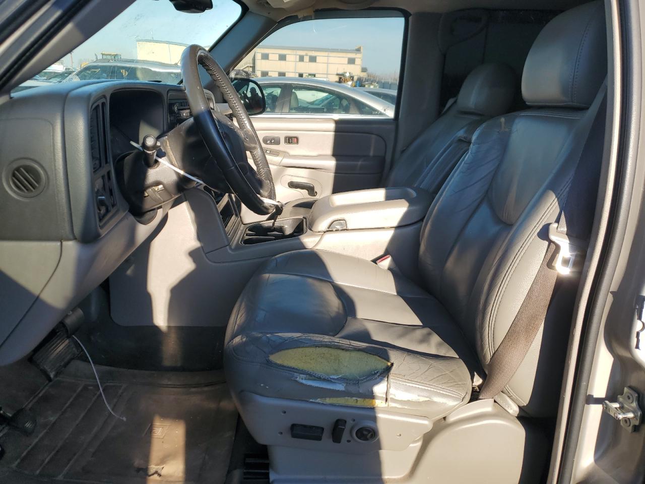 2005 Chevrolet Avalanche - Image 7