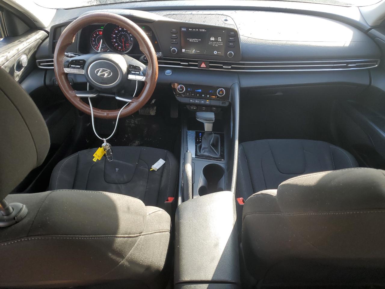2023 Hyundai Elantra - Image 8