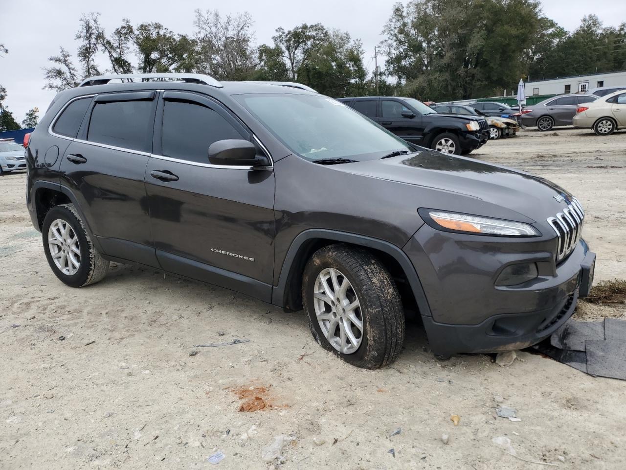 2015 Jeep Grand Cherokee - Image 4