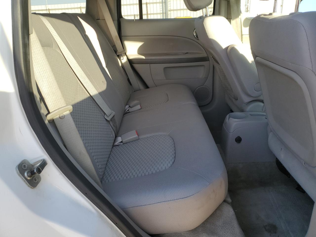 2010 Chevrolet HHR - Image 10