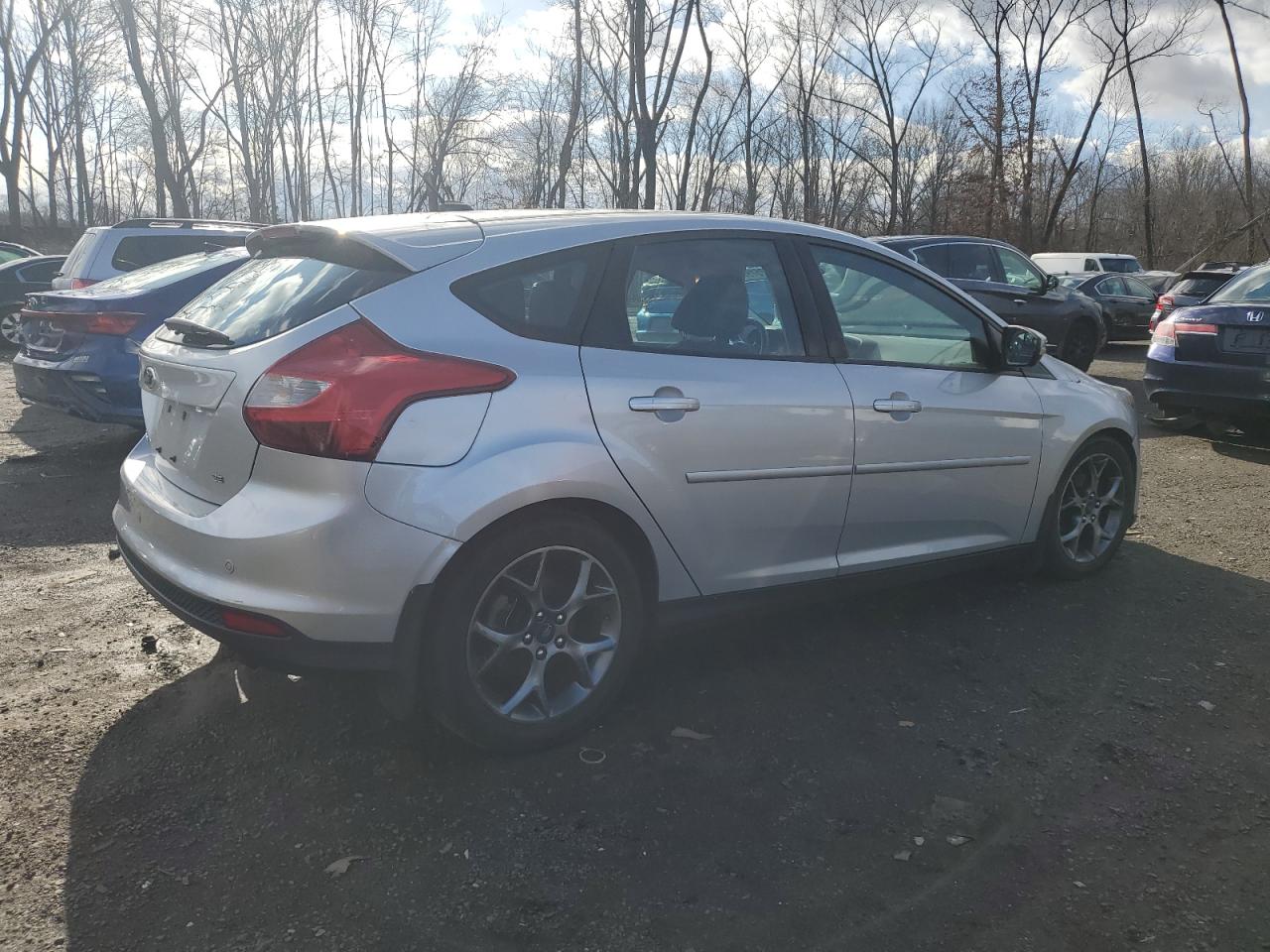 VIN 1FADP3K24EL268011 2014 FORD FOCUS no.3