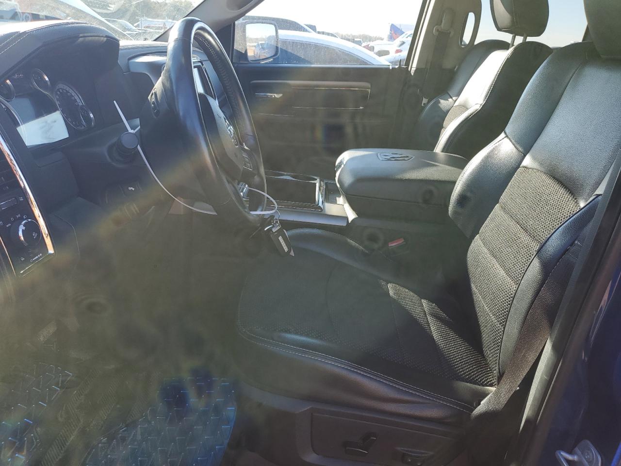 2014 RAM 1500 - Image 7