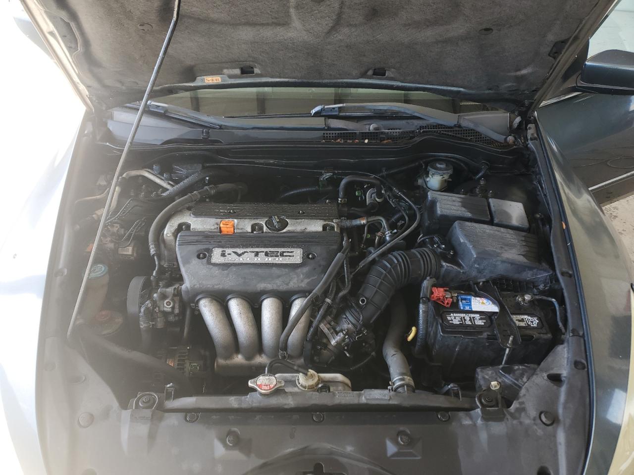 2005 Honda Accord - Image 11