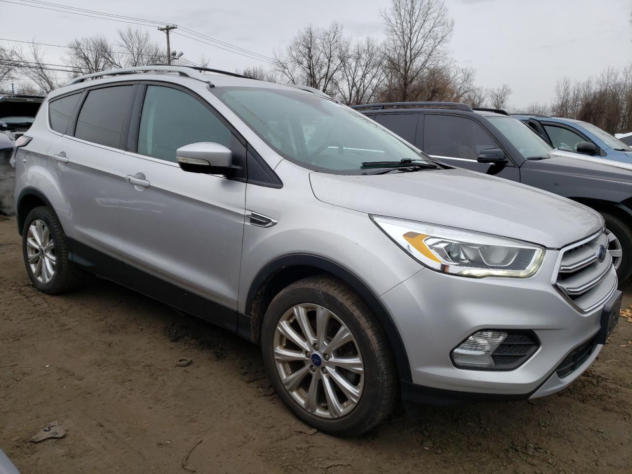 VIN 1FMCU9JD3HUA73239 2017 FORD ESCAPE no.4