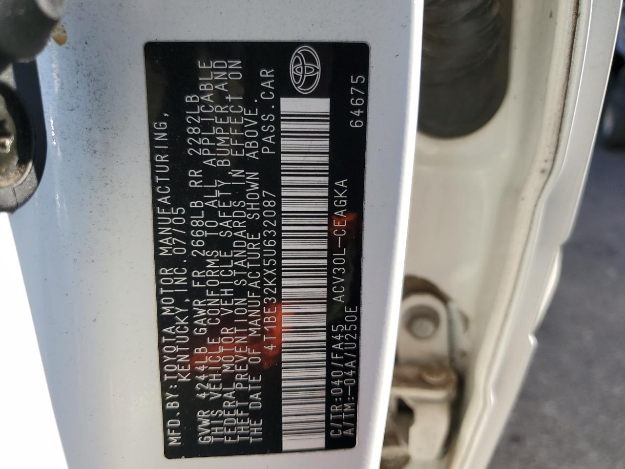 2005 Toyota Camry - Image 12