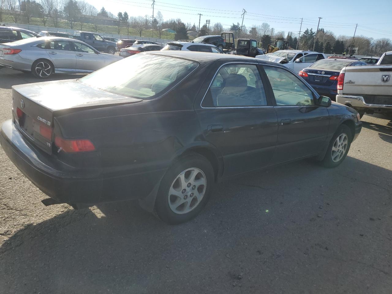 1998 Toyota Camry - Image 3