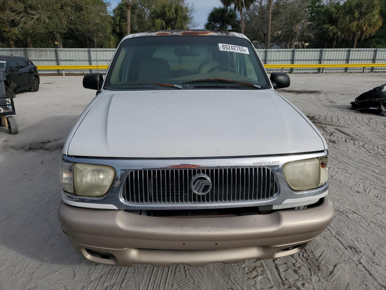 2000 Mercury Mountaineer - Image 5