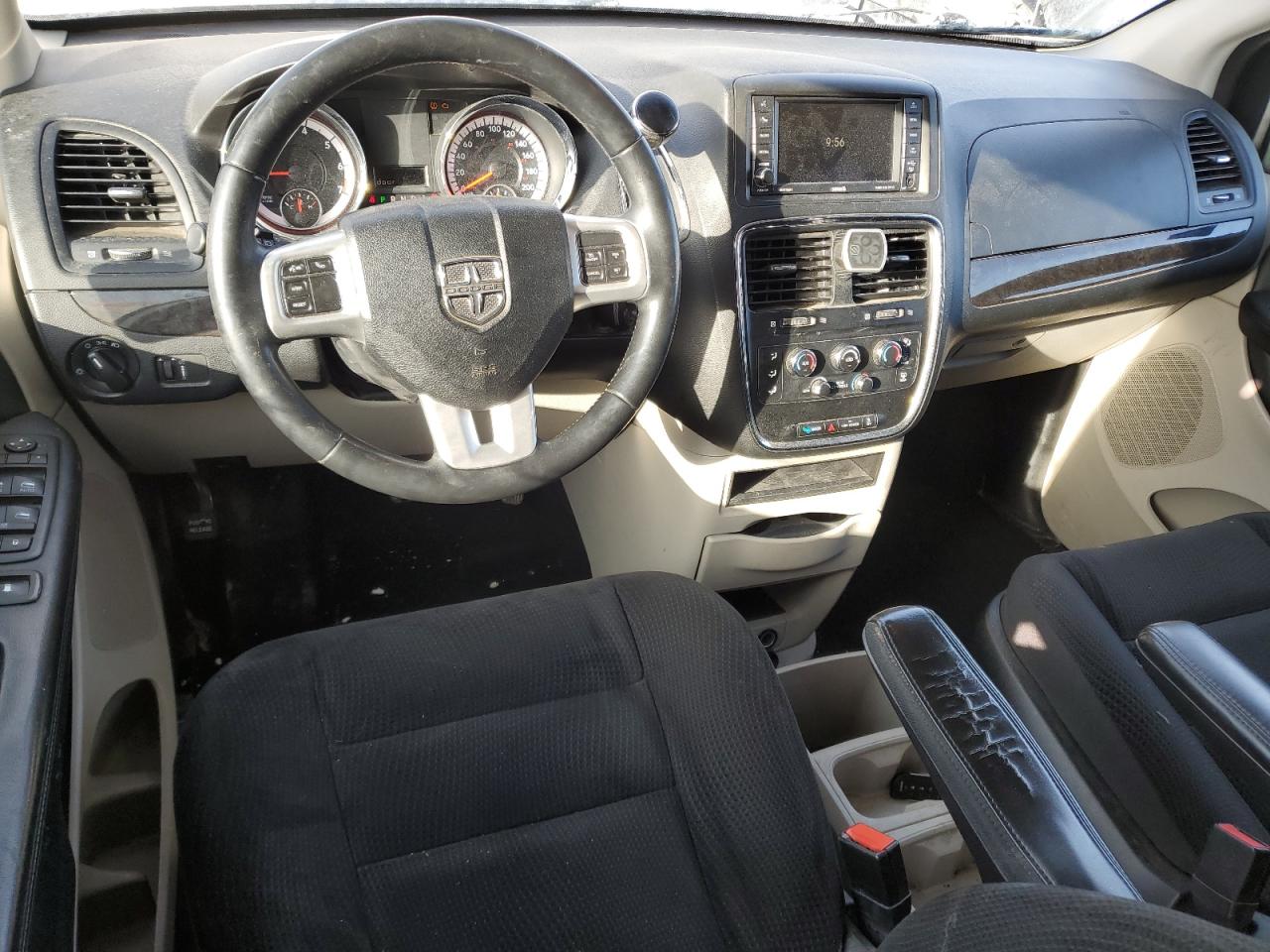 2017 Dodge Caravan - Image 8