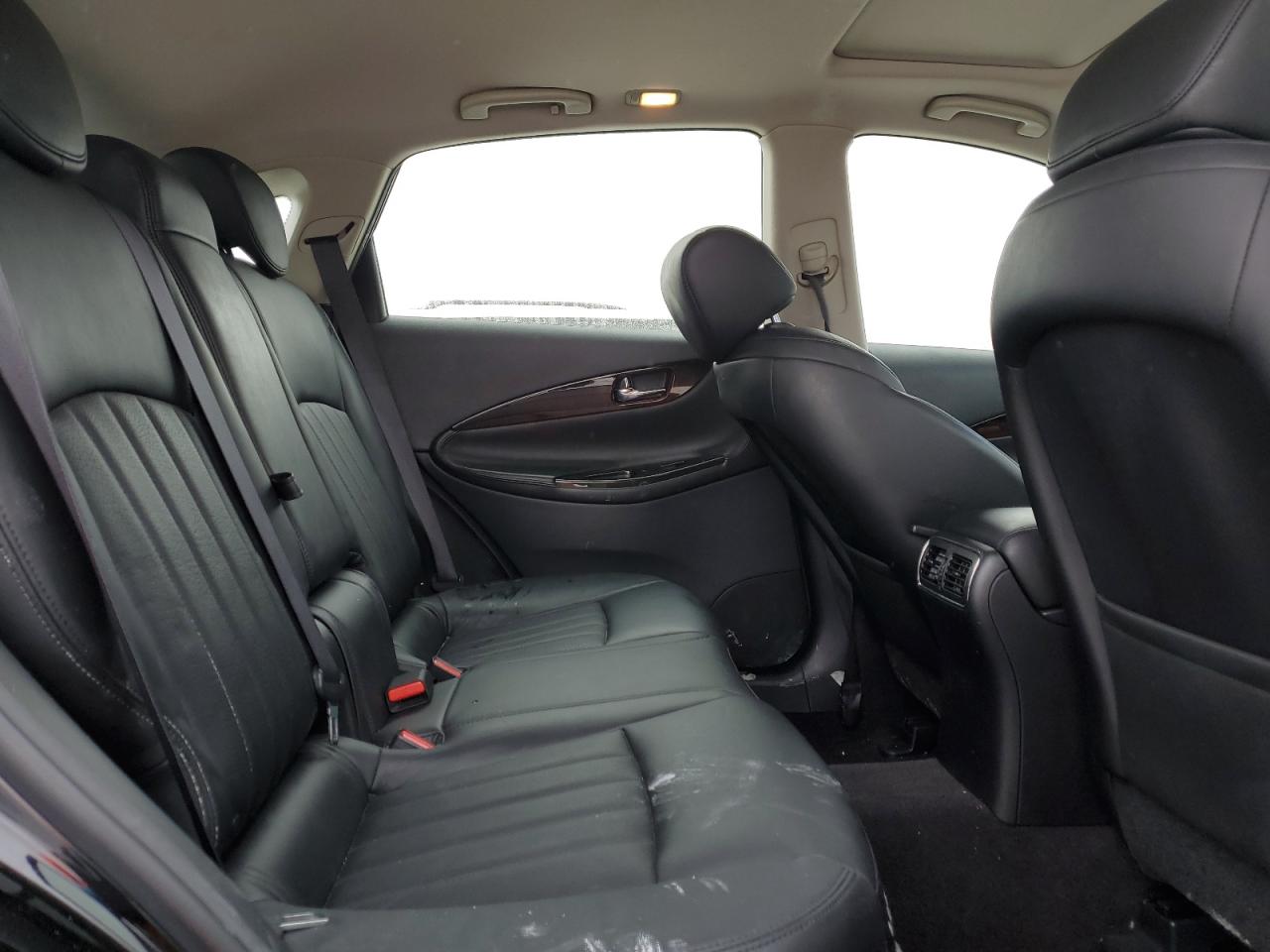 2016 Infiniti QX50 - Image 11
