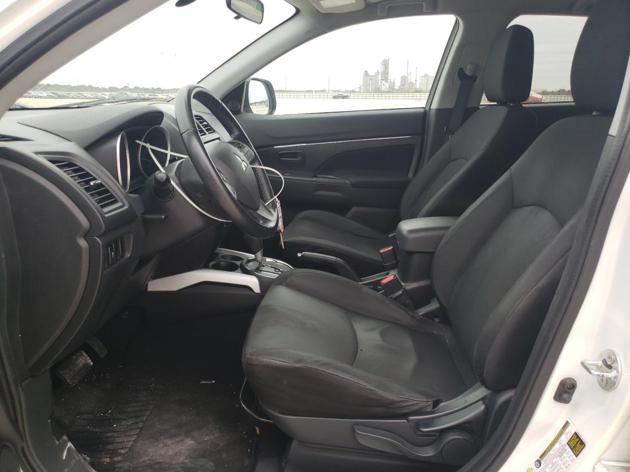 2014 Mitsubishi Outlander - Image 7