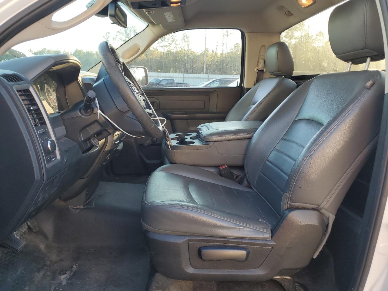 2016 RAM 1500 - Image 7
