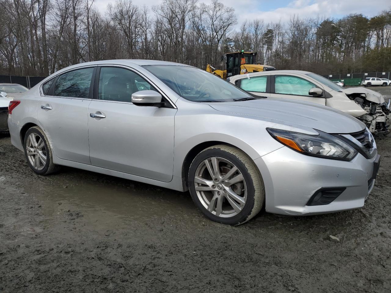 2017 Nissan Altima - Image 4