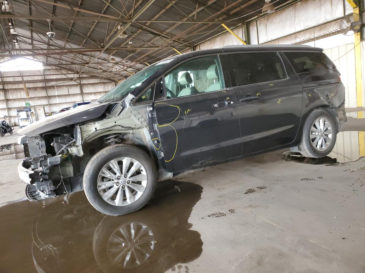 2016 Kia Sedona - Image 1