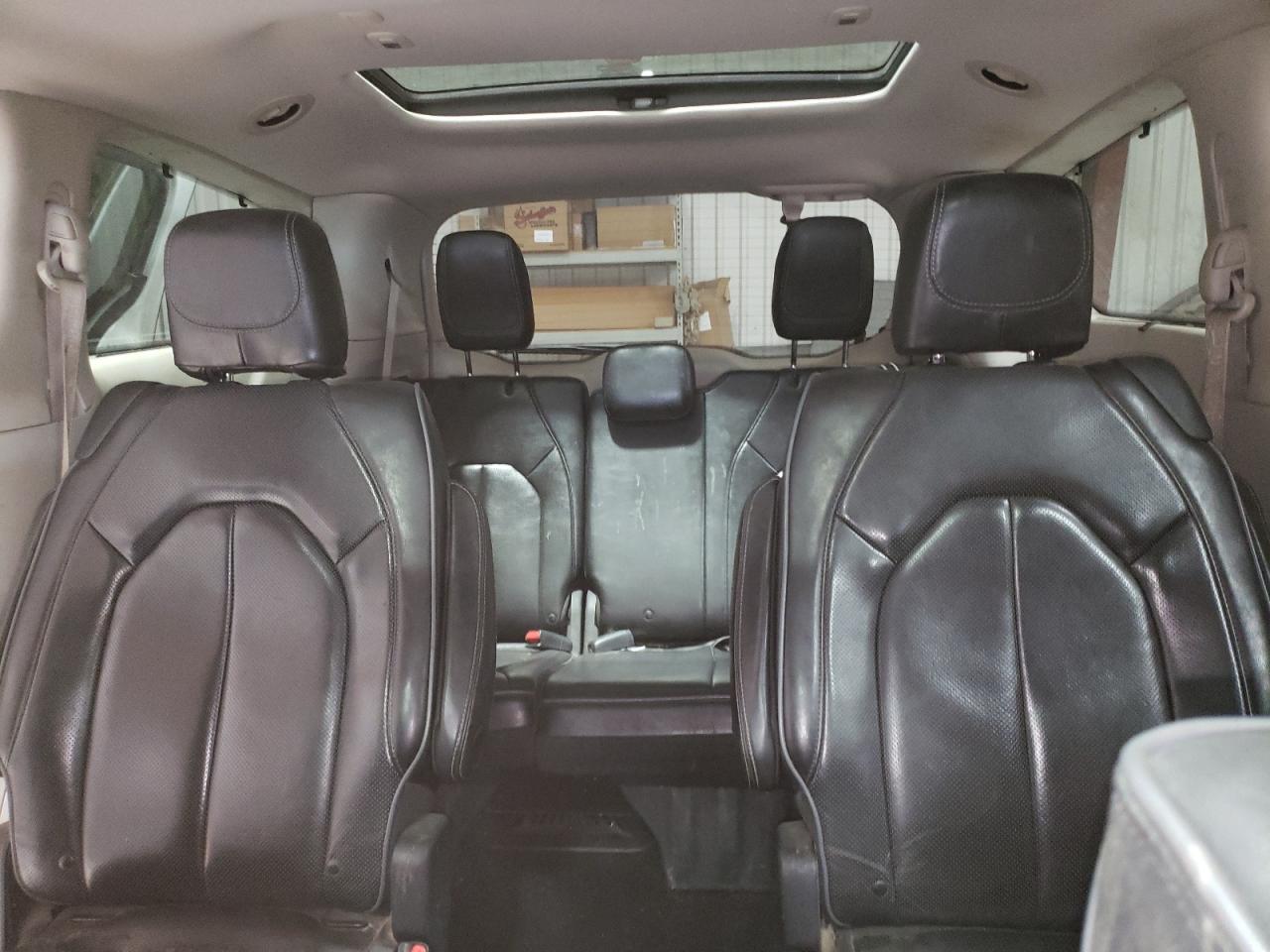 2018 Chrysler Pacifica - Image 10
