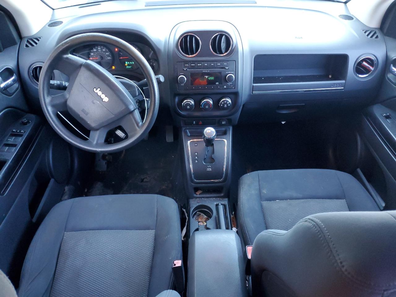 2010 Jeep Compass - Image 8
