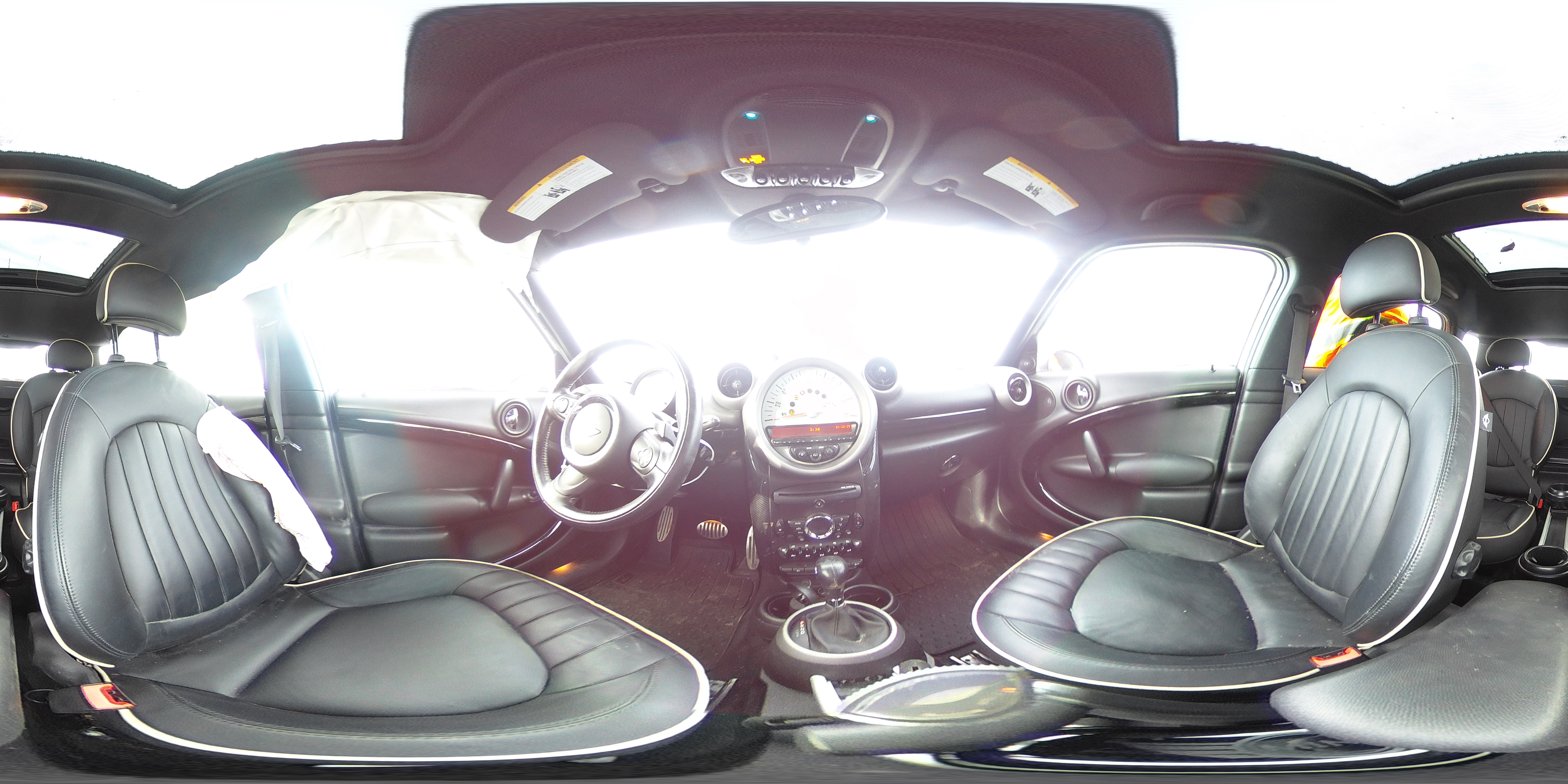 2011 MINI Cooper - Image 12