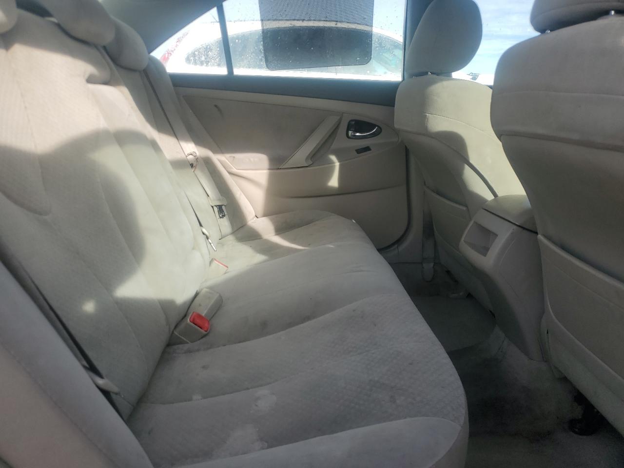 2009 Toyota Camry - Image 10