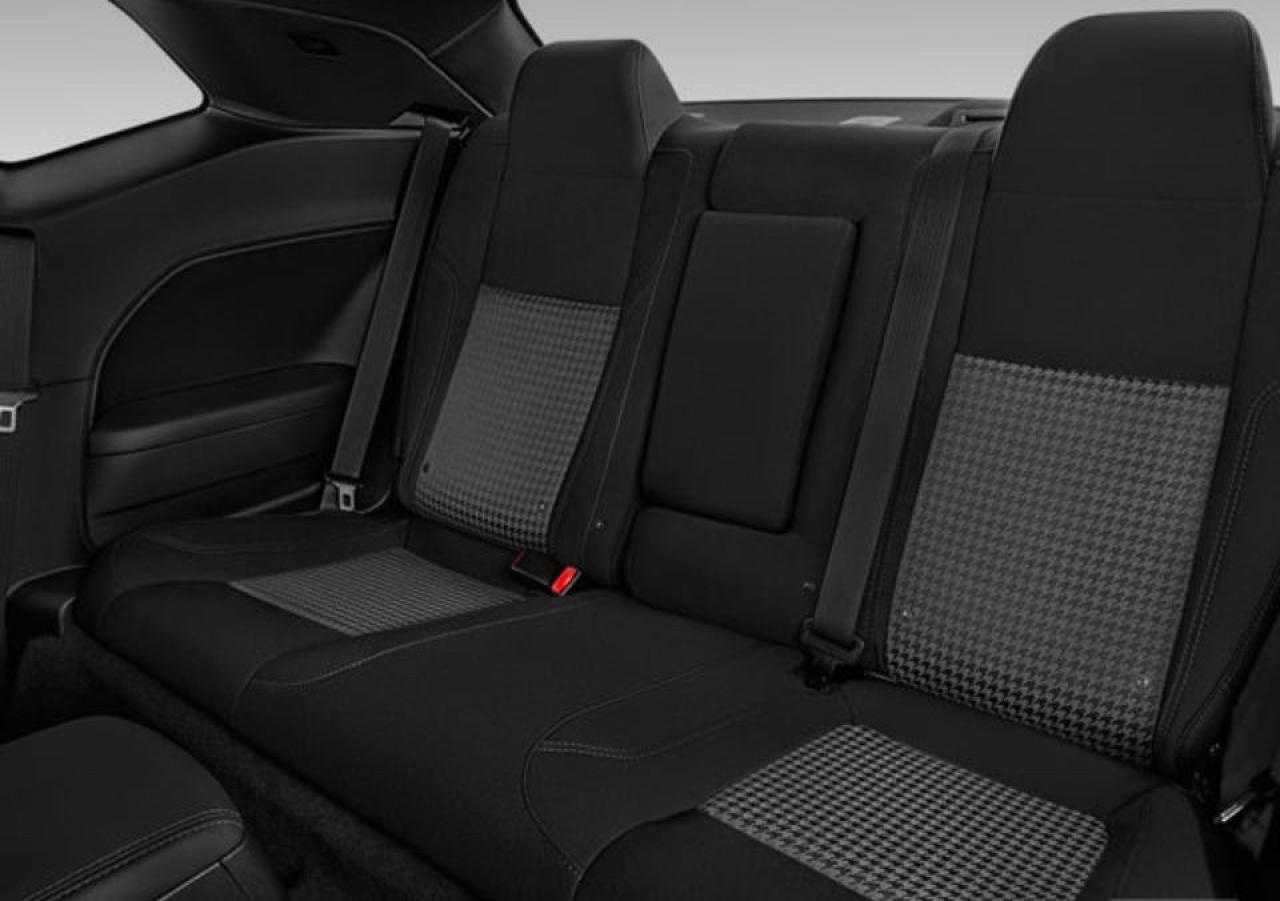 2019 Dodge Challenger - Image 6