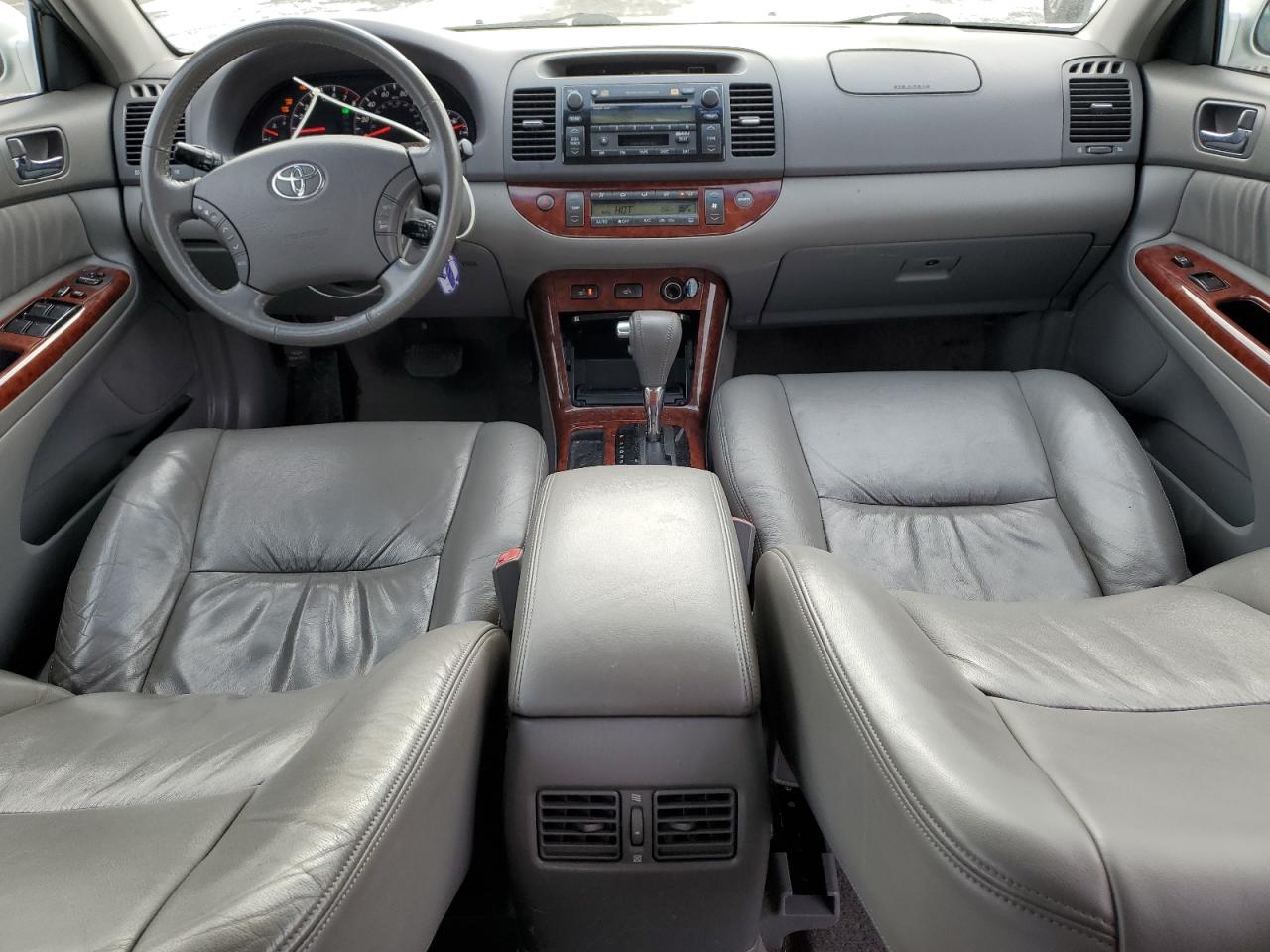 2005 Toyota Camry - Image 8