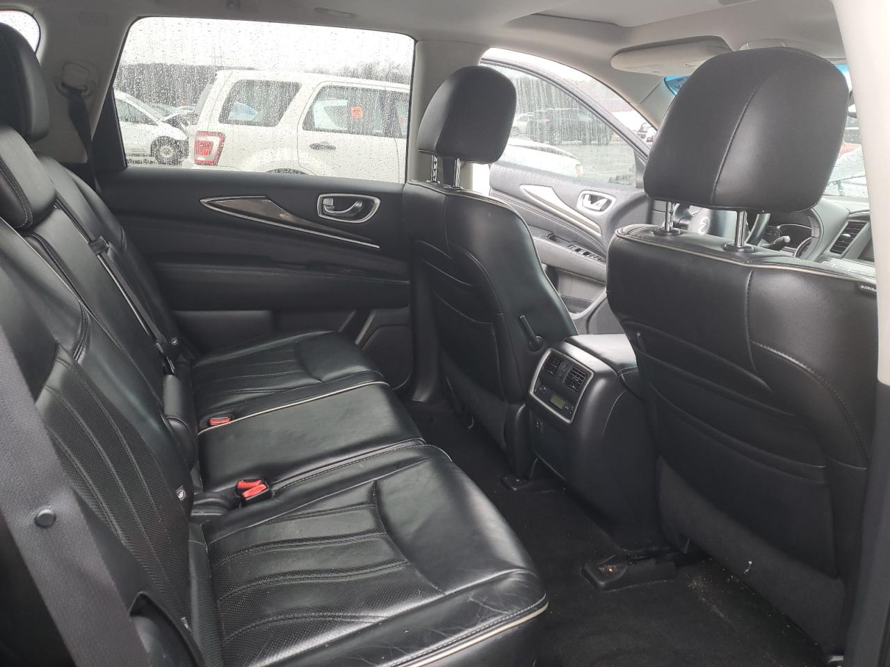 2016 Infiniti QX60 - Image 12